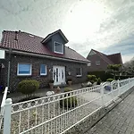 Am Hafen Ruestersiel