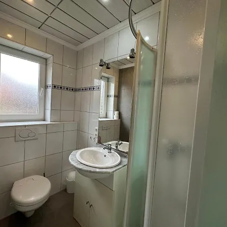 Am Hafen Rüstersiel